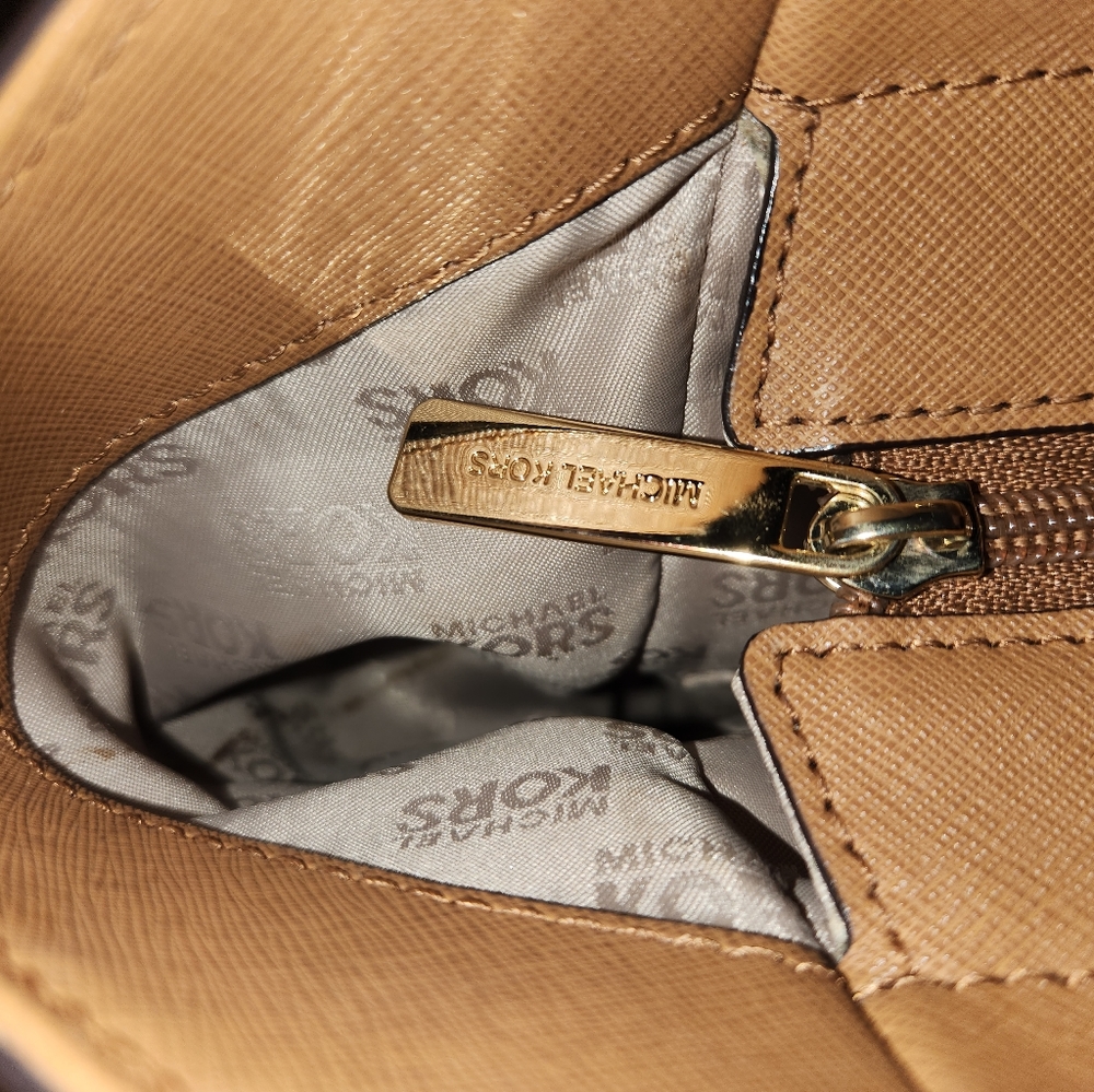 Michael Kor Leather chain link shoulder bag - Picture 7 of 16